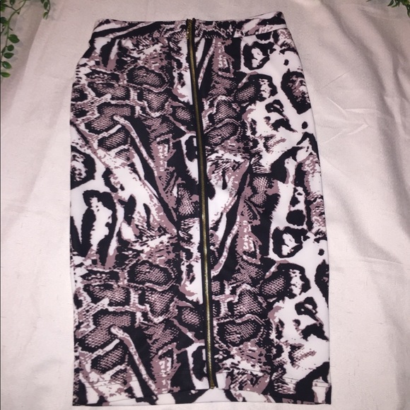 Fitted Pencil Skirt - Nicki Minaj - Picture 4 of 8